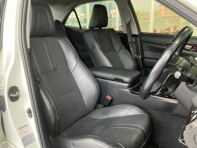 CROWN sedan