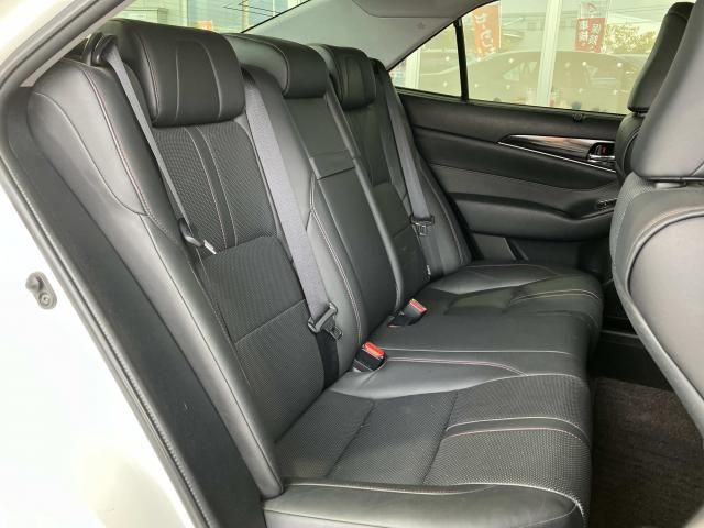 CROWN sedan