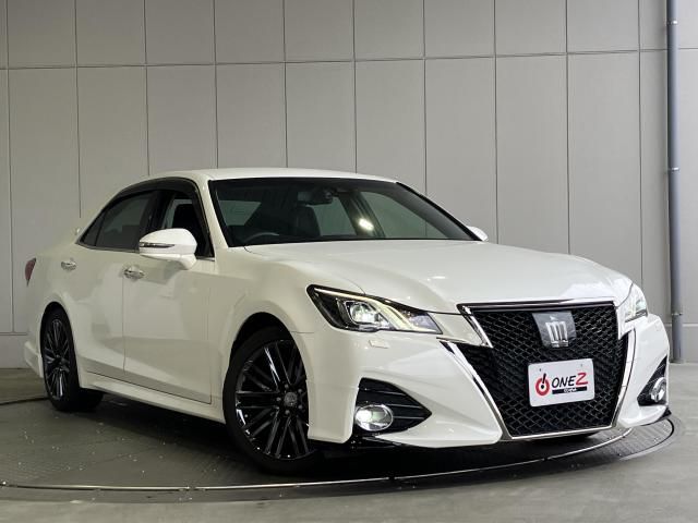CROWN sedan