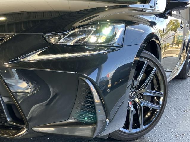 LEXUS IS350