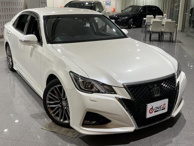 CROWN sedan