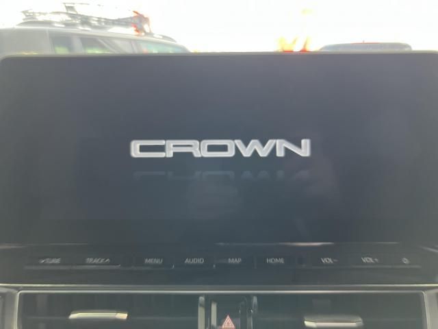 CROWN sedan hybrid