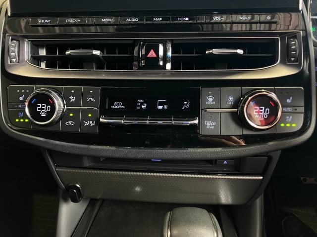CROWN sedan hybrid
