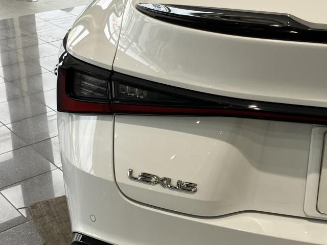 LEXUS IS350