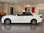 CROWN sedan hybrid