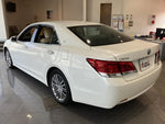 CROWN sedan hybrid