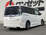 VOXY HYBRID
