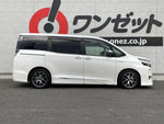VOXY HYBRID