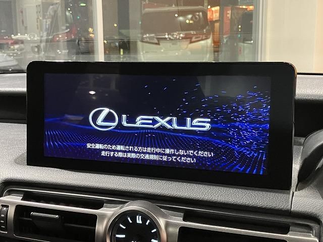 LEXUS IS300h