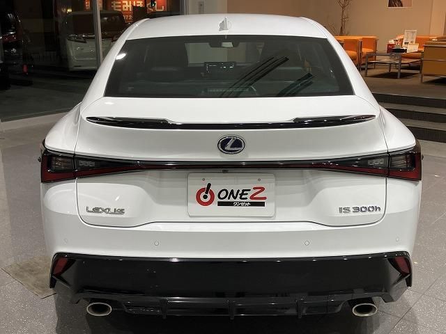 LEXUS IS300h