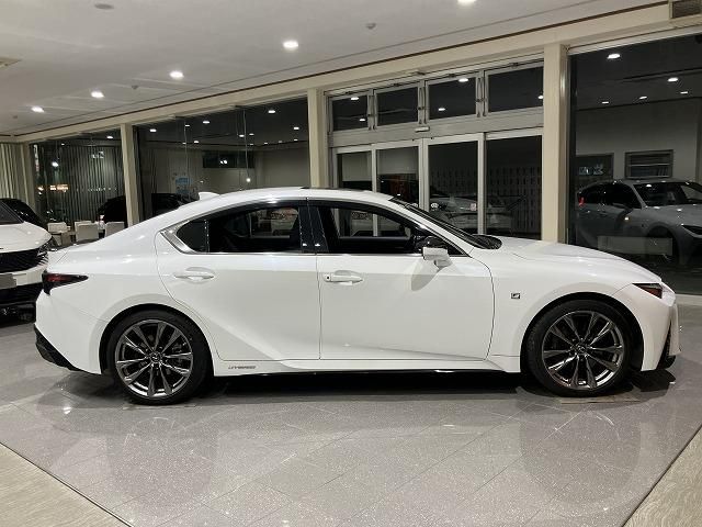 LEXUS IS300h
