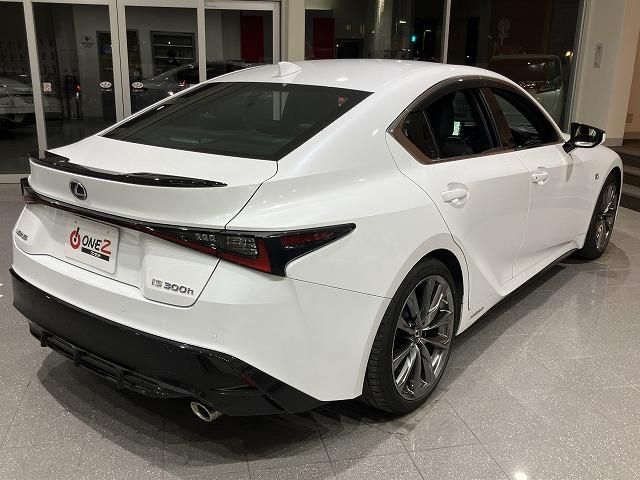 LEXUS IS300h