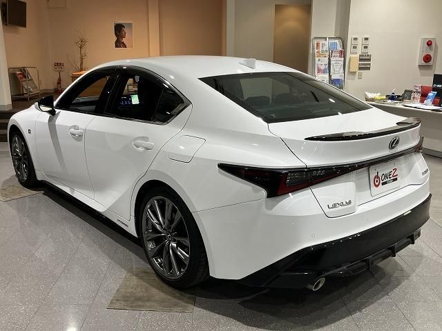 LEXUS IS300h