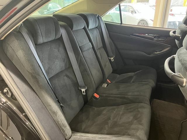 CROWN sedan