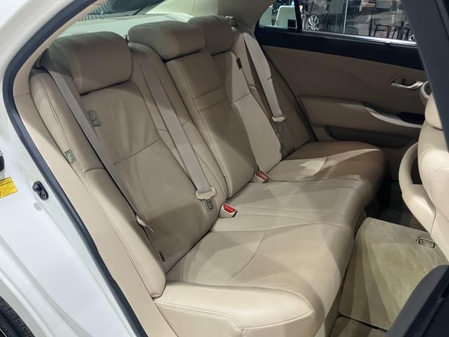 CROWN MAJESTA 4WD