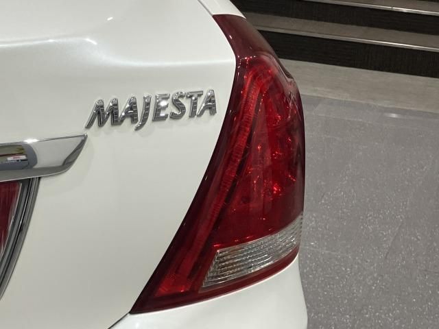 CROWN MAJESTA 4WD