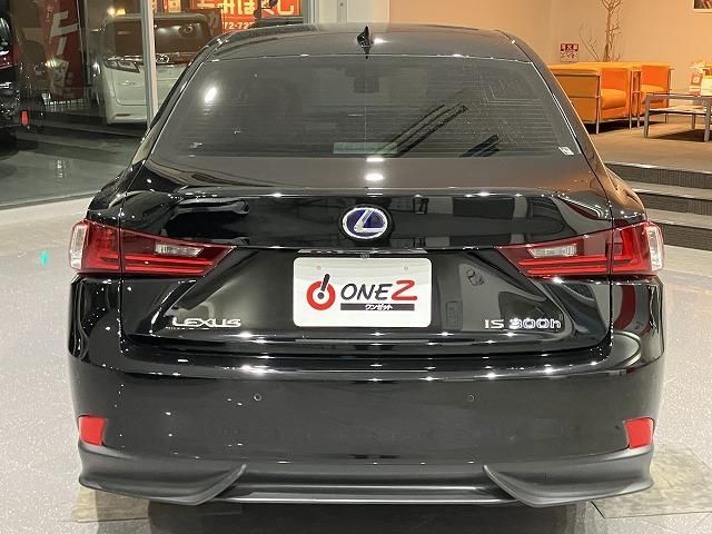 LEXUS IS300h