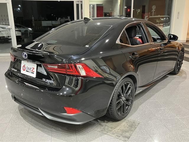 LEXUS IS300h