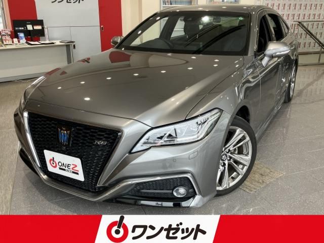 CROWN sedan hybrid