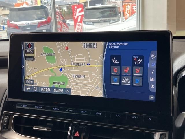 CROWN sedan hybrid