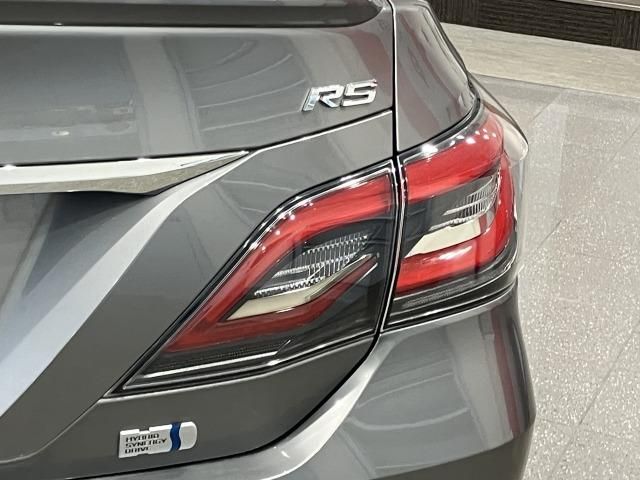 CROWN sedan hybrid