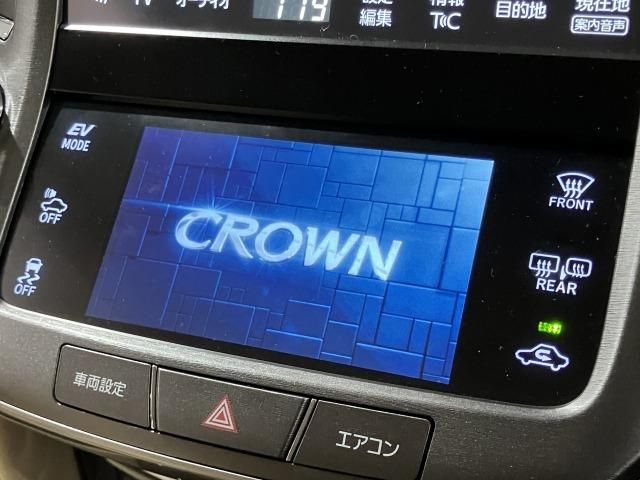 CROWN sedan hybrid