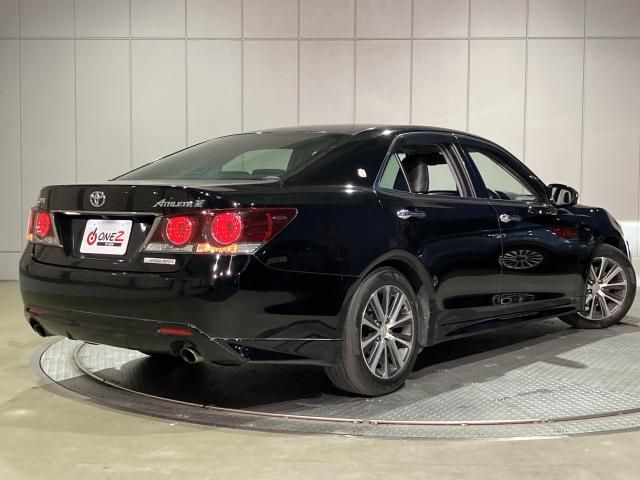 CROWN sedan