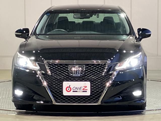 CROWN sedan
