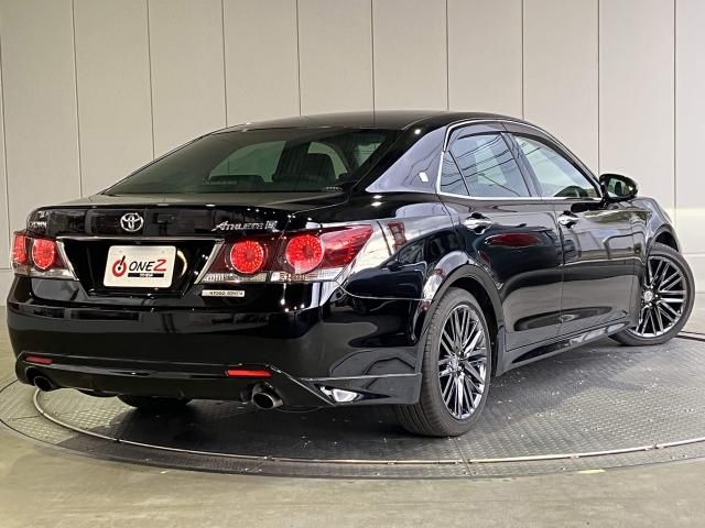 CROWN sedan