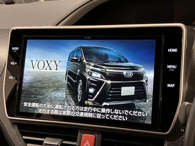 VOXY HYBRID