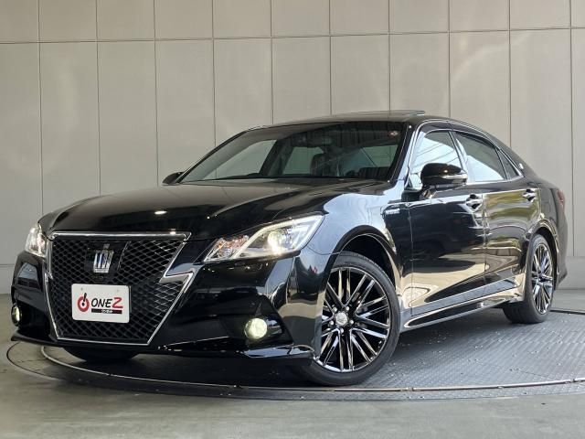 CROWN sedan hybrid 4WD