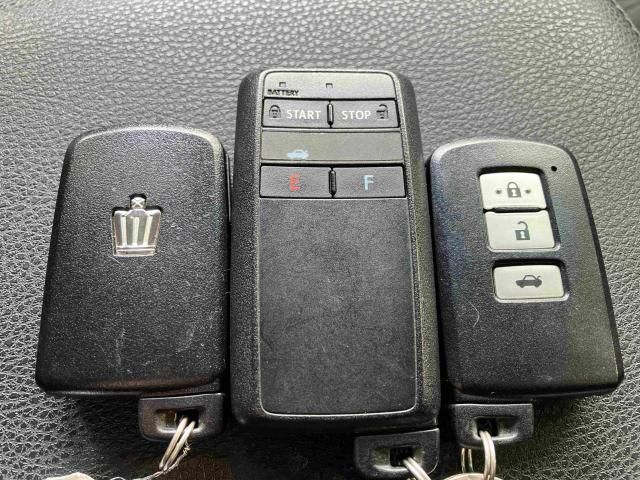 CROWN sedan hybrid 4WD