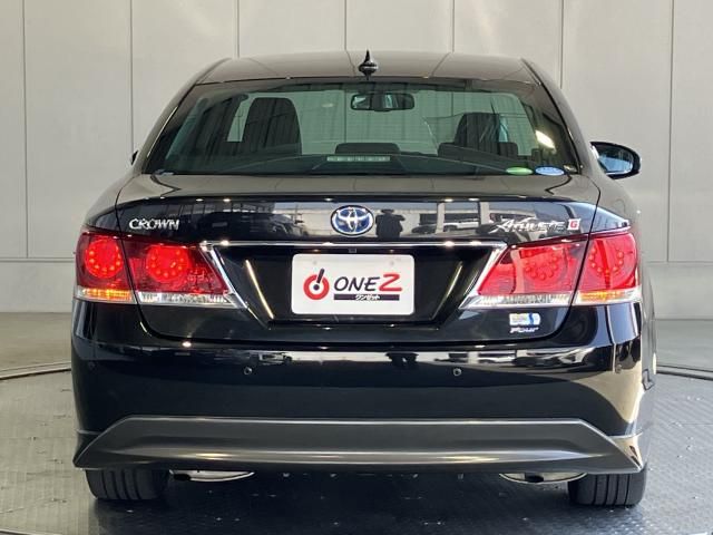 CROWN sedan hybrid 4WD