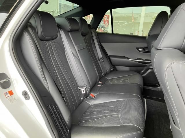 CROWN sedan hybrid