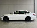 CROWN sedan hybrid