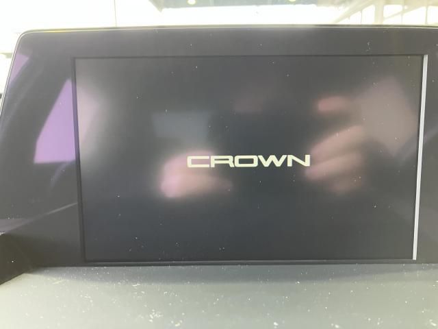 CROWN sedan hybrid