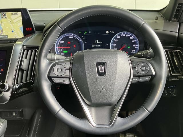 CROWN sedan hybrid