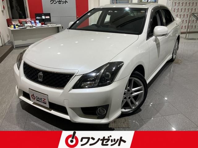 CROWN sedan