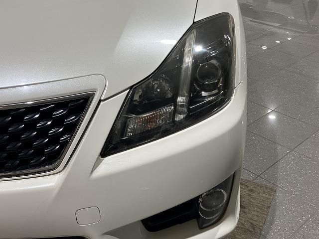 CROWN sedan