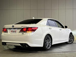 CROWN sedan hybrid