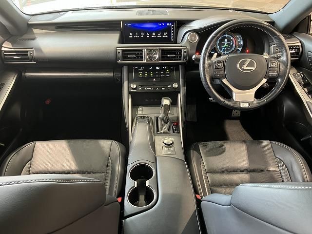 LEXUS IS200t