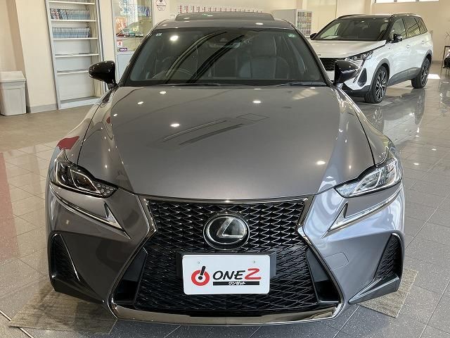 LEXUS IS200t