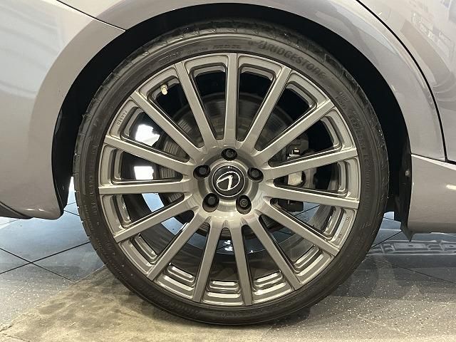 LEXUS IS200t