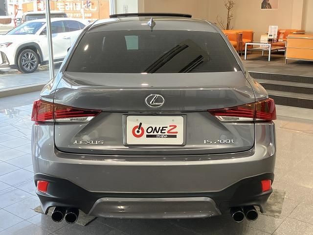 LEXUS IS200t