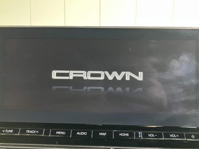 CROWN sedan hybrid