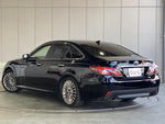 CROWN sedan hybrid