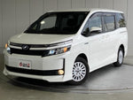 VOXY HYBRID