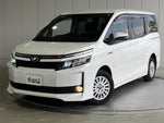 VOXY HYBRID