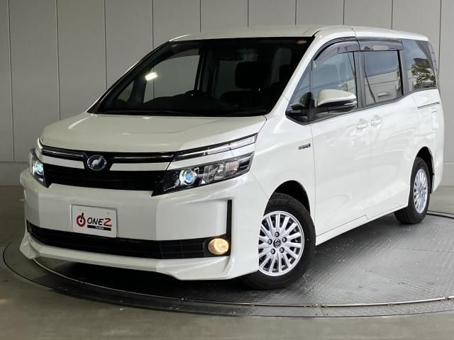 VOXY HYBRID