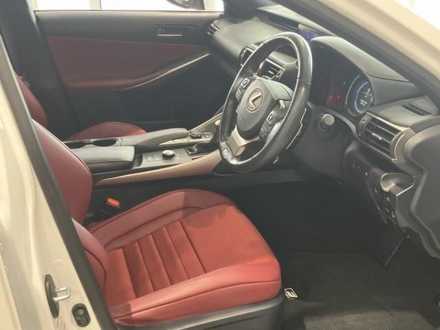 LEXUS IS300h